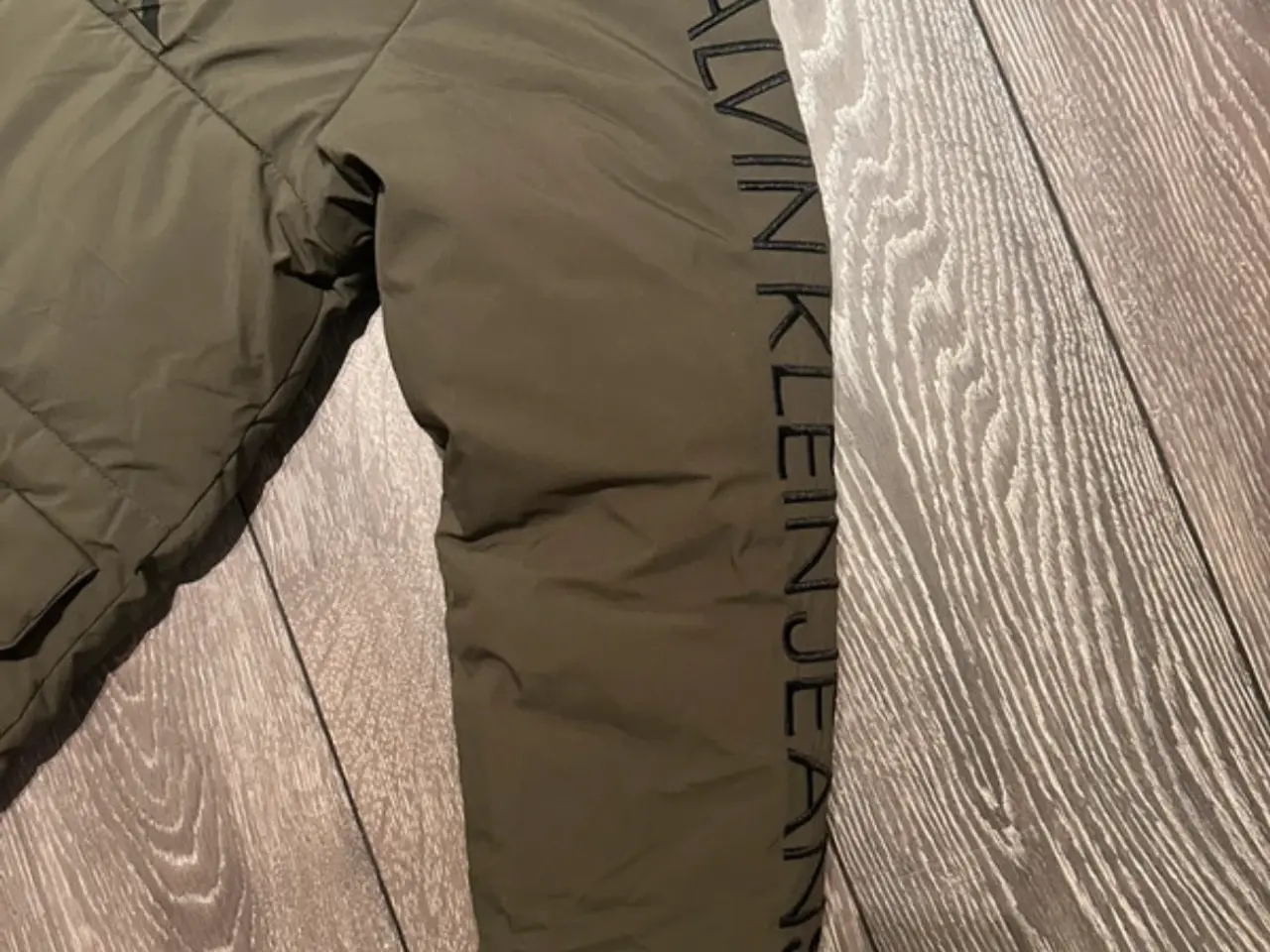 Billede 4 - Super fed lang jakke fra Calvin Klein 