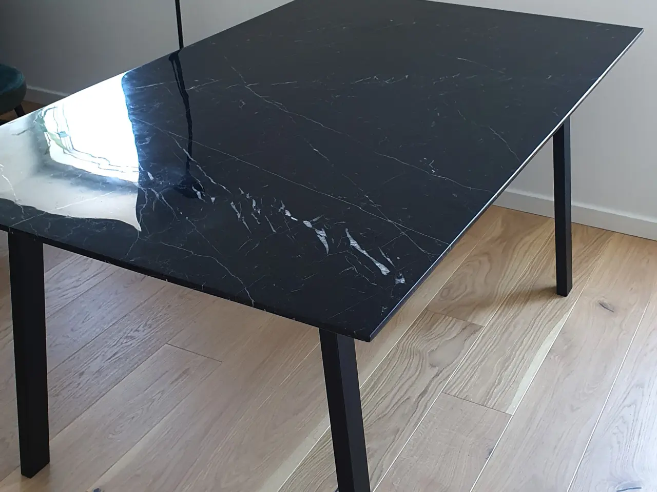 Billede 5 - Sort marmor spisebord