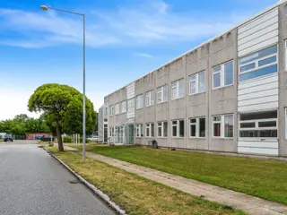 Kontorlejemål på 130 m² i Kastrup – mulighed for lager og udvidelse
