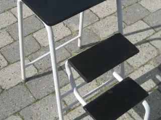 Retro trappestige sælges