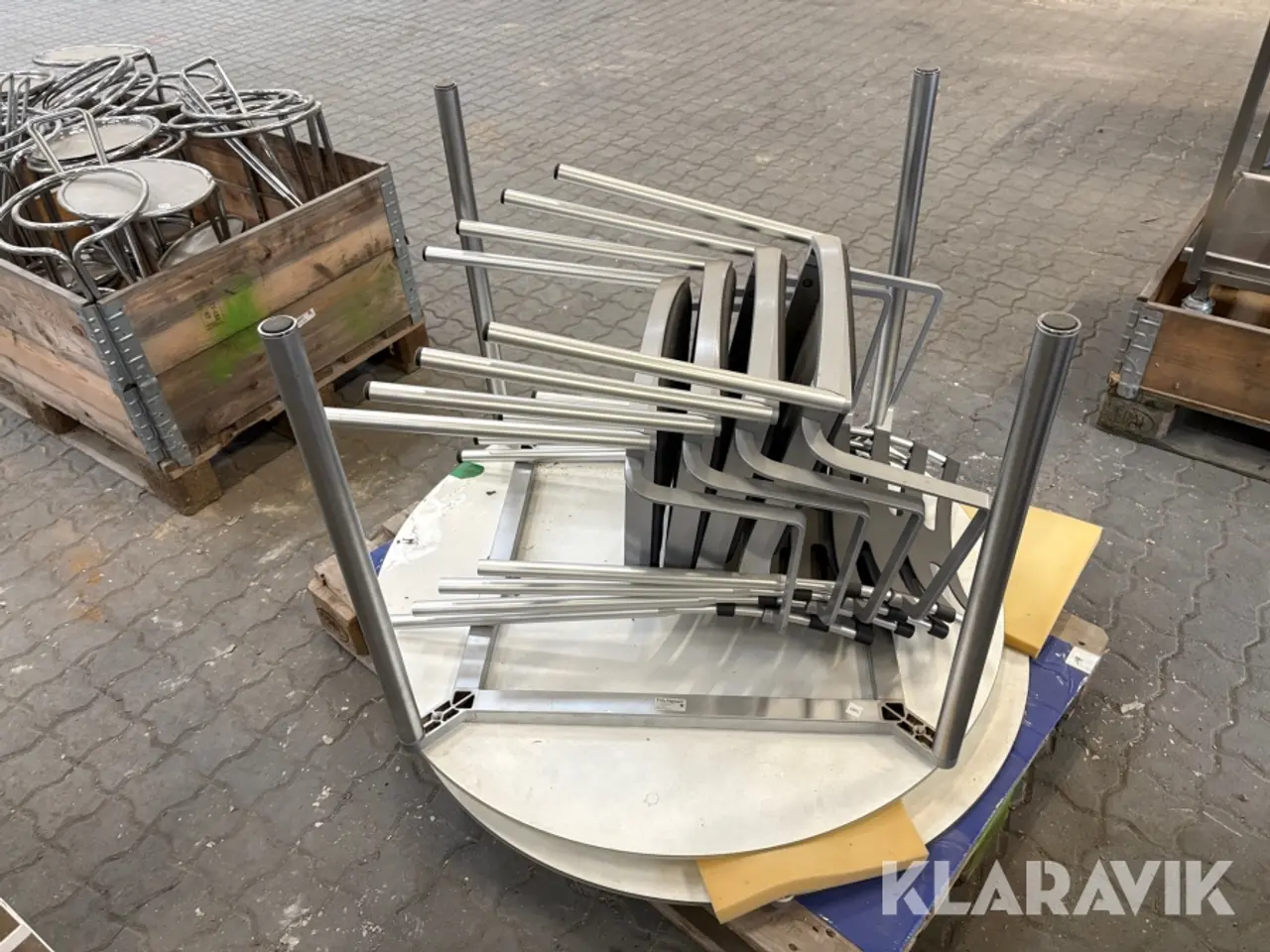 Billede 4 - Bord og stole Fritz Hansen - 5 dele