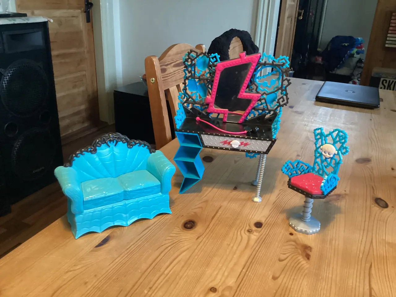 Billede 10 - Monster High Dukker,Tilbehør, Møbler, Stative