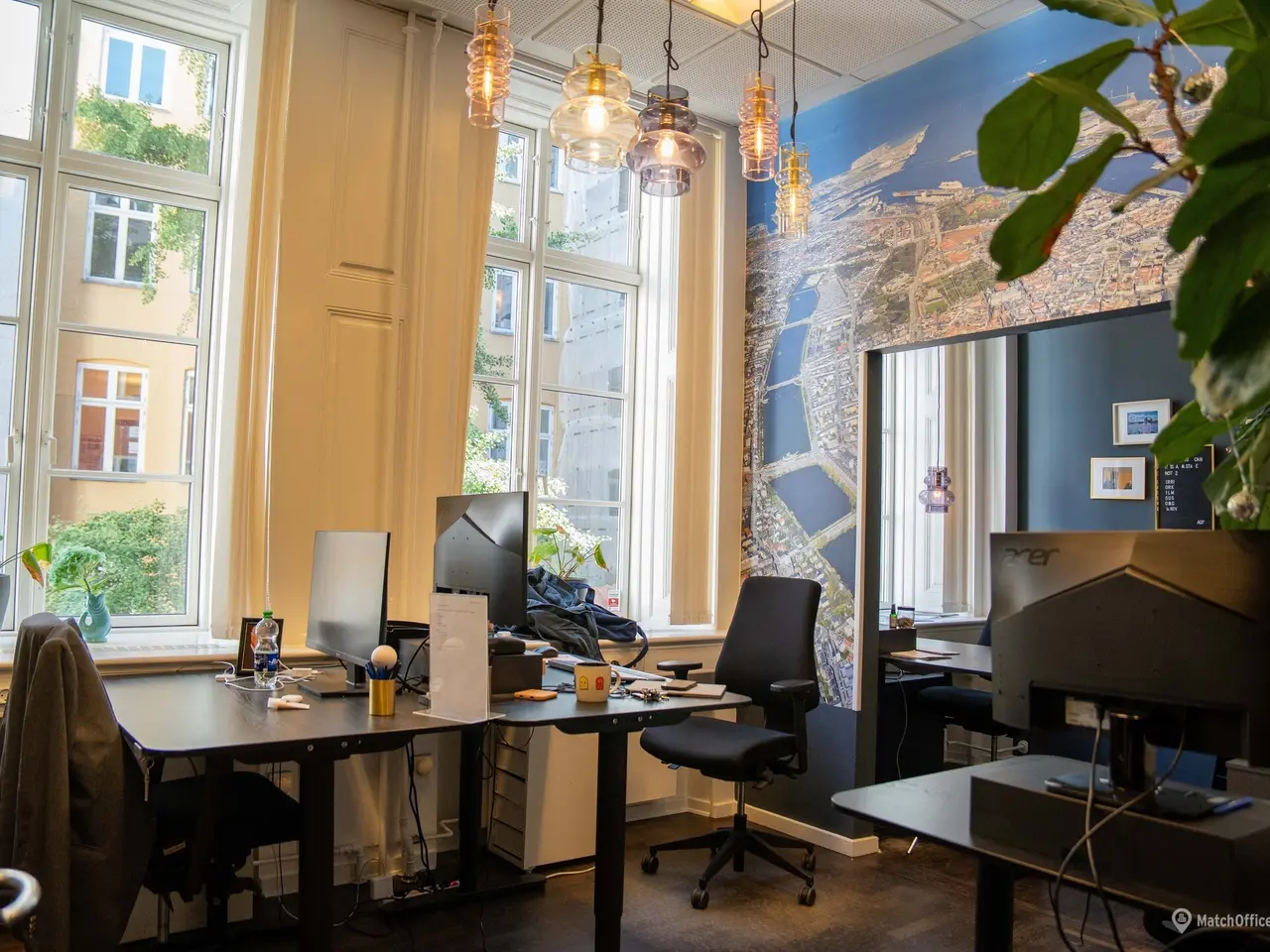 Billede 10 - Kontor midt i byens summen