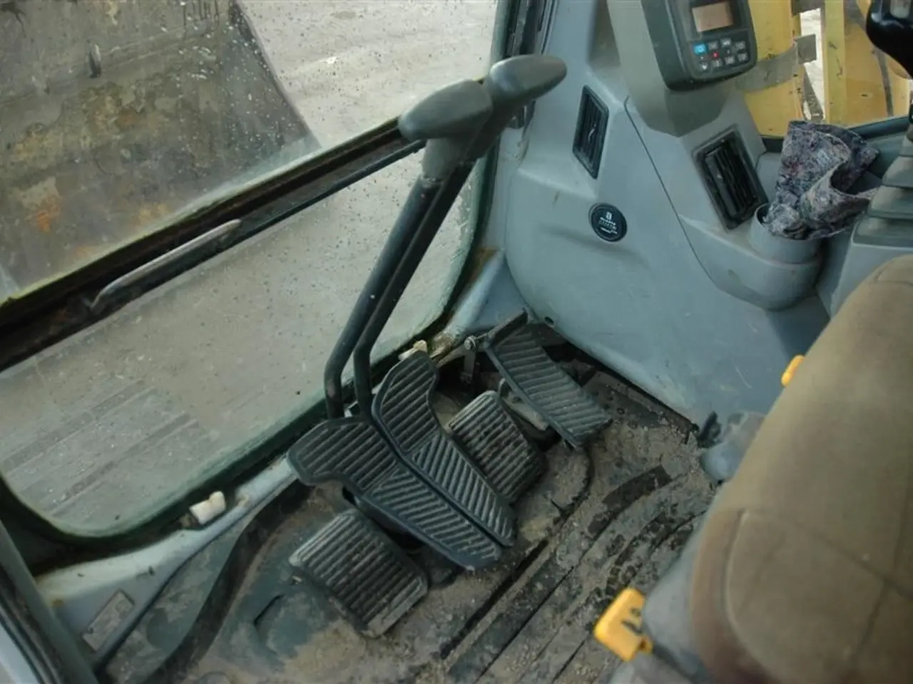 Billede 13 - New Holland E 265 LC