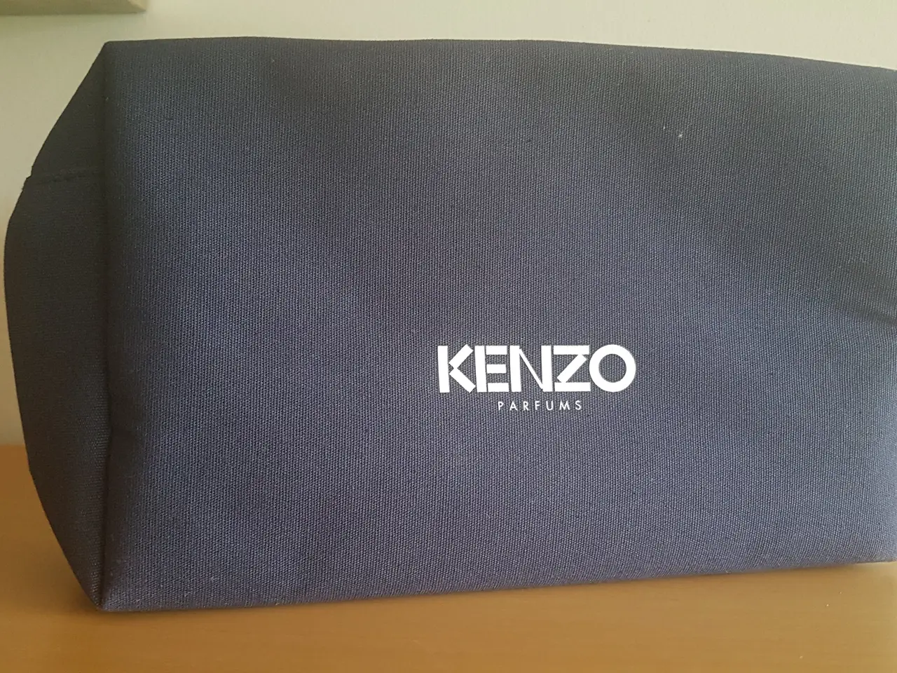 Billede 1 - Toilettaske Kenzo