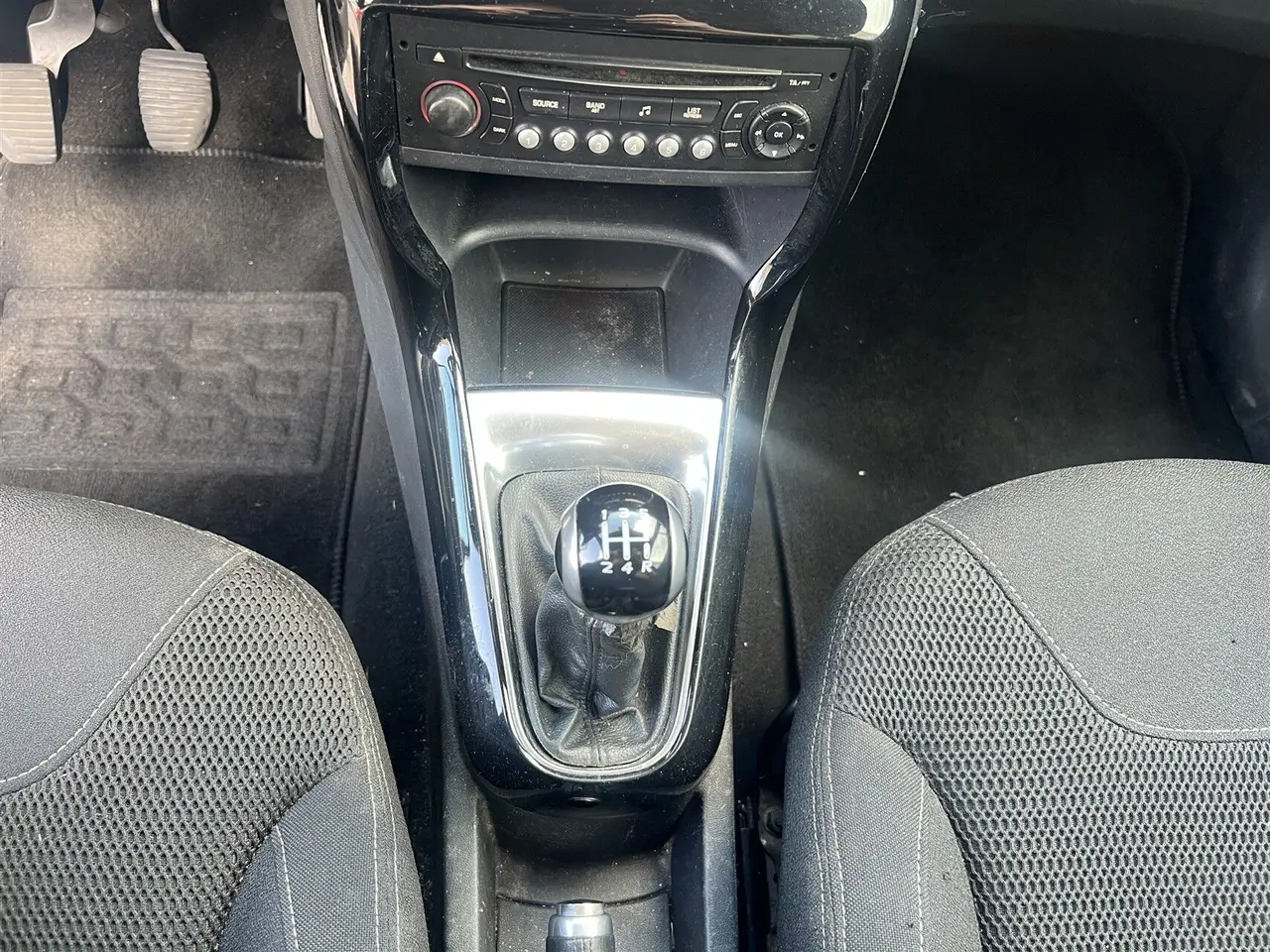 Billede 13 - Citroën DS3 1,6 HDi FAP Dstyle 92HK 3d