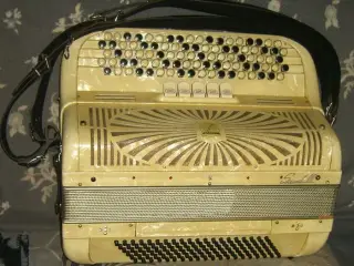 Scandalli Knapharmonika