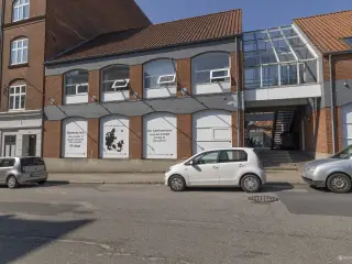 Lav leje pr. md. det første halve år - Hyggeligt og effektivt kontorlejemål i Fredericia Midtpunkt