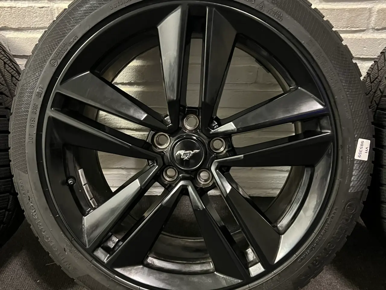 Billede 4 - Mustang fælgsæt med vinterdæk