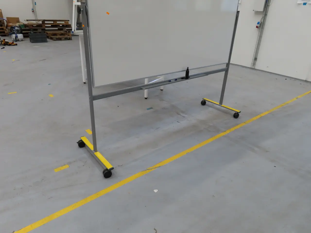 Billede 3 - Whiteboard på stativ