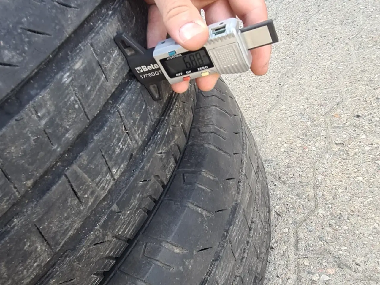 Billede 10 - 235/65-16 sprinter dæk