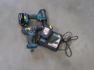 2 stk. skruemaskiner, 2 stk. batterier samt 1 lader MAKITA