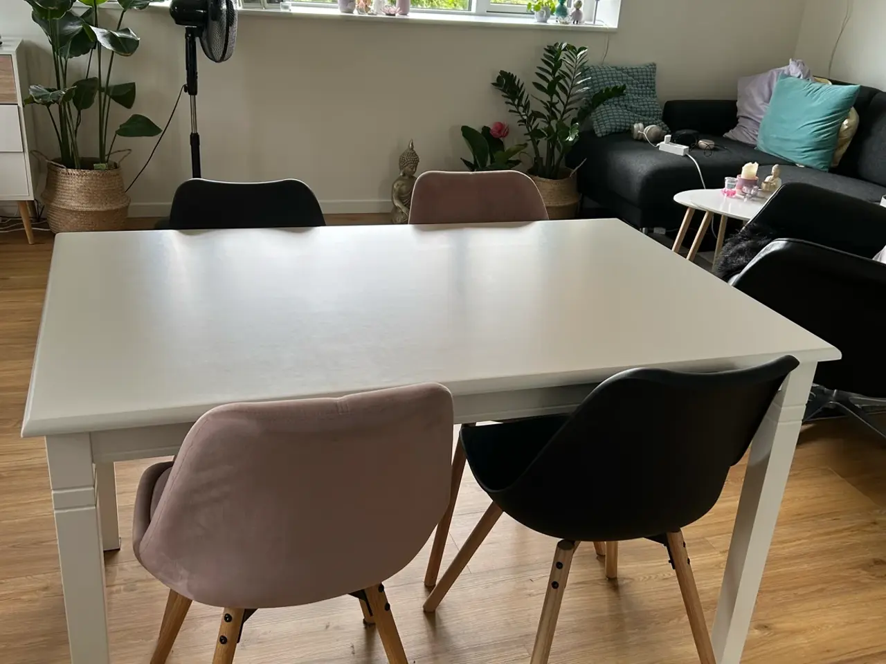 Billede 1 - Hvidt spisebord med 2 plader