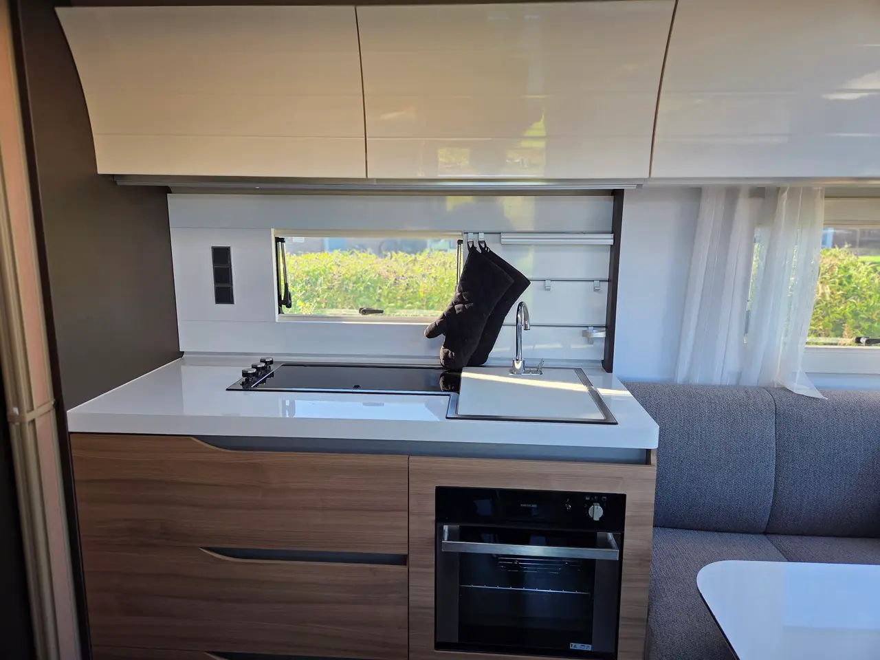 Billede 5 - Adria Alpina 663 UK (2020) – komplet udstyr