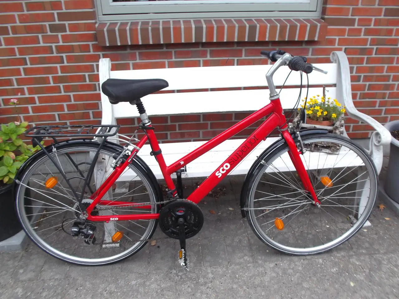 Billede 1 - Rød Dame cykel SCO Superror. 28" hjul. 21 gear.