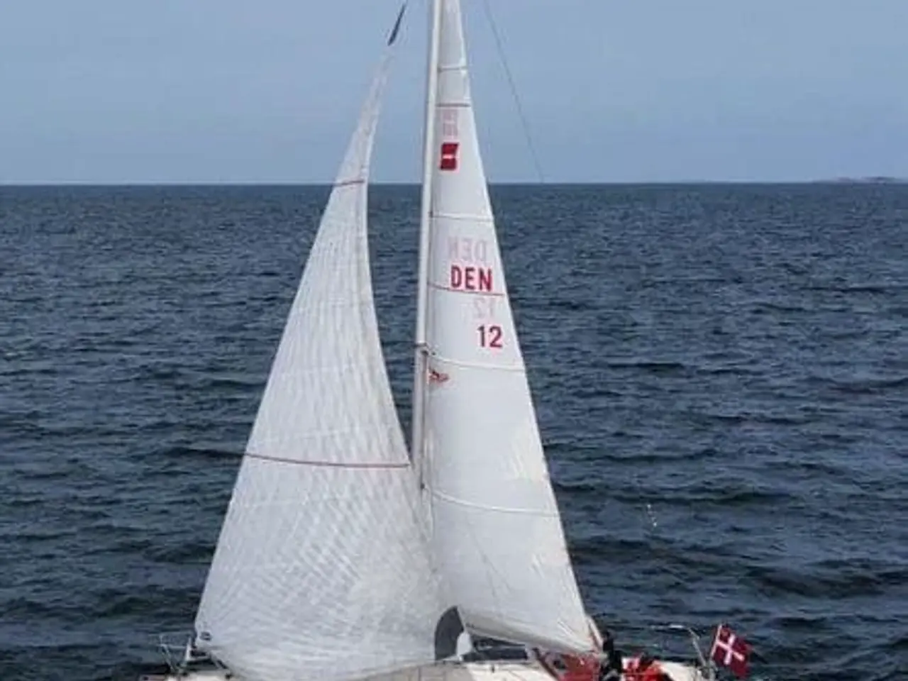 Billede 1 - Solus 29 Kapsejler og båd til den lille familie
