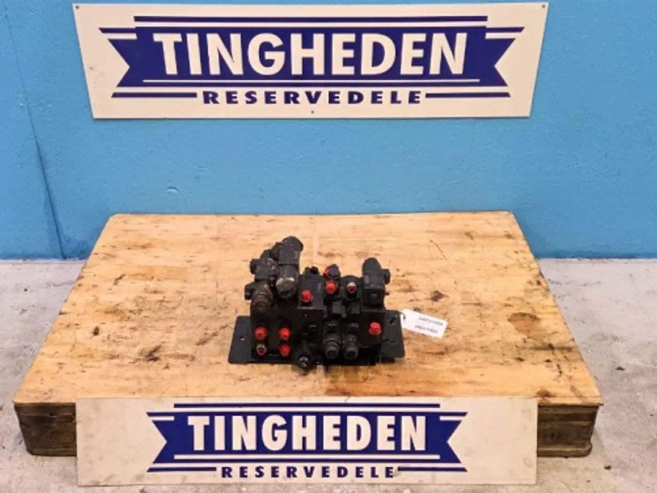 Billede 1 - New Holland CR9.90 Hydraulikventil 84457511