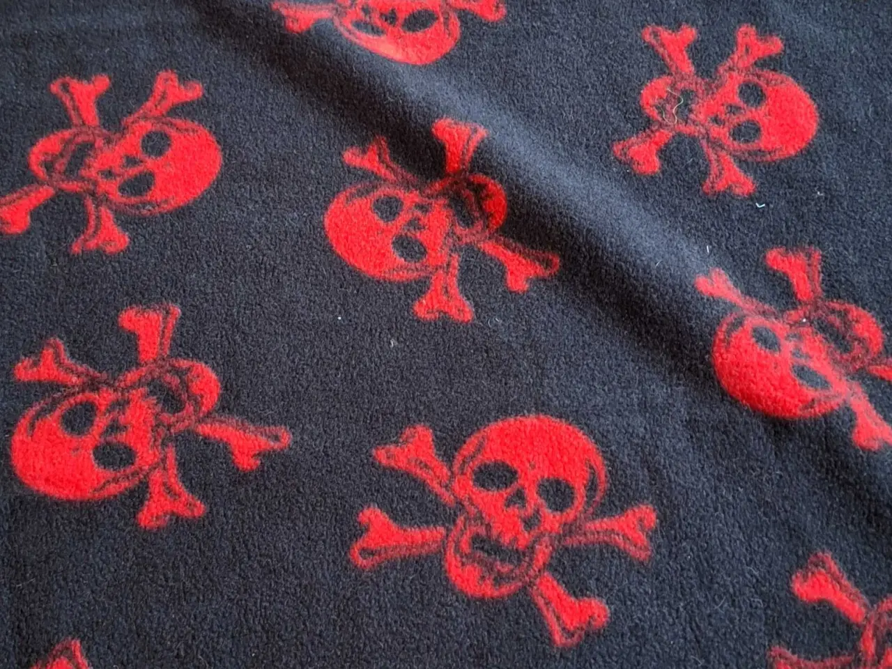 Billede 3 - Fleece med kranier