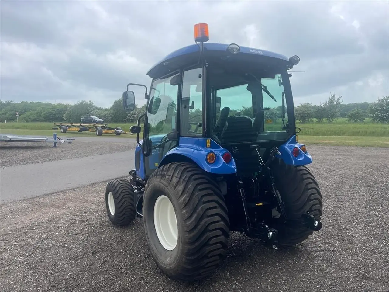 Billede 3 - New Holland BOOMER 35 HST Cab - Flotation hjul