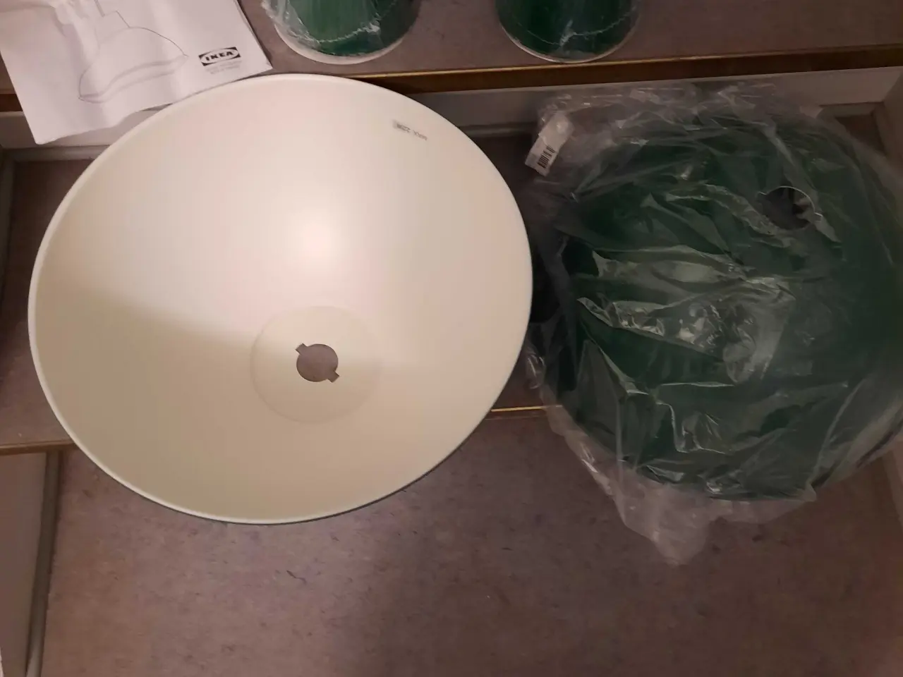 Billede 2 - 2 x store loftslamper I en flot grøn farve sælges