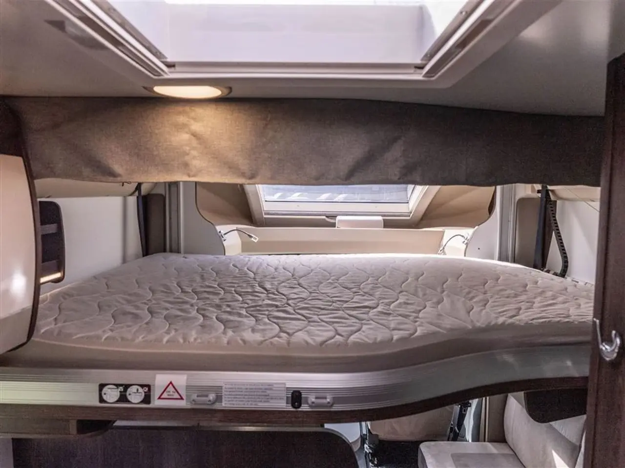 Billede 7 - 2020 - Benimar Tessoro T442 Kort vintervogn med automatgear og masser af plads