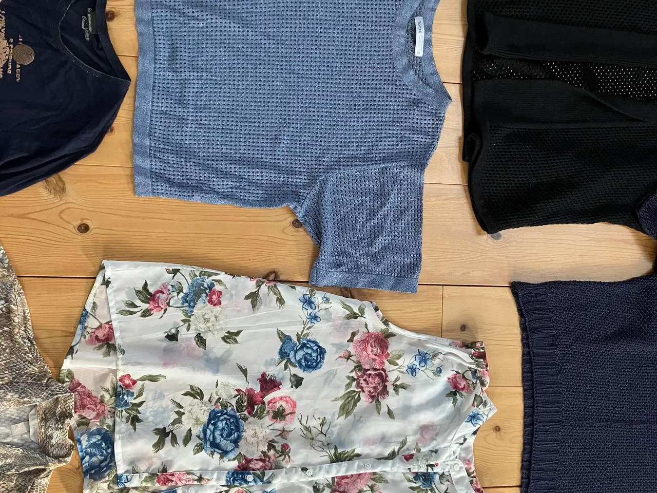 Billede 5 - Sommer overdele 8 stk samlet