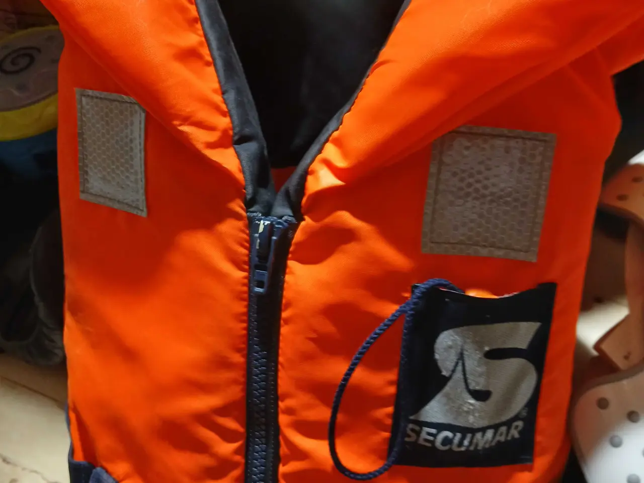 Billede 1 - Orange redningsvest 20-30kg