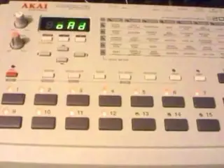 Akai S20 sampler