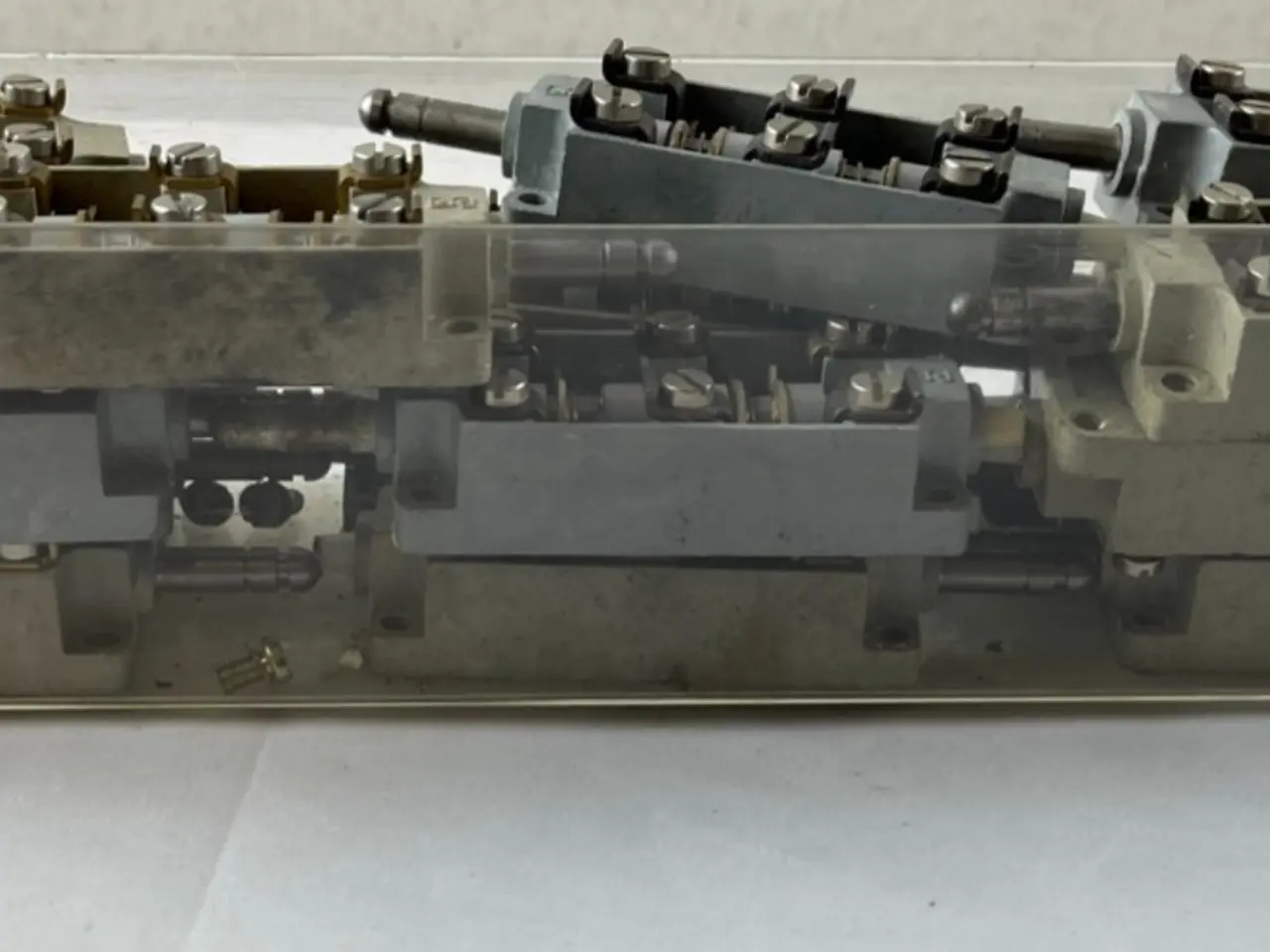 Billede 1 - Pneumatic ventil Manifold parti – Spring‑Plunger