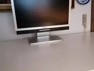 PC skærme sælges. Giv et Bud.