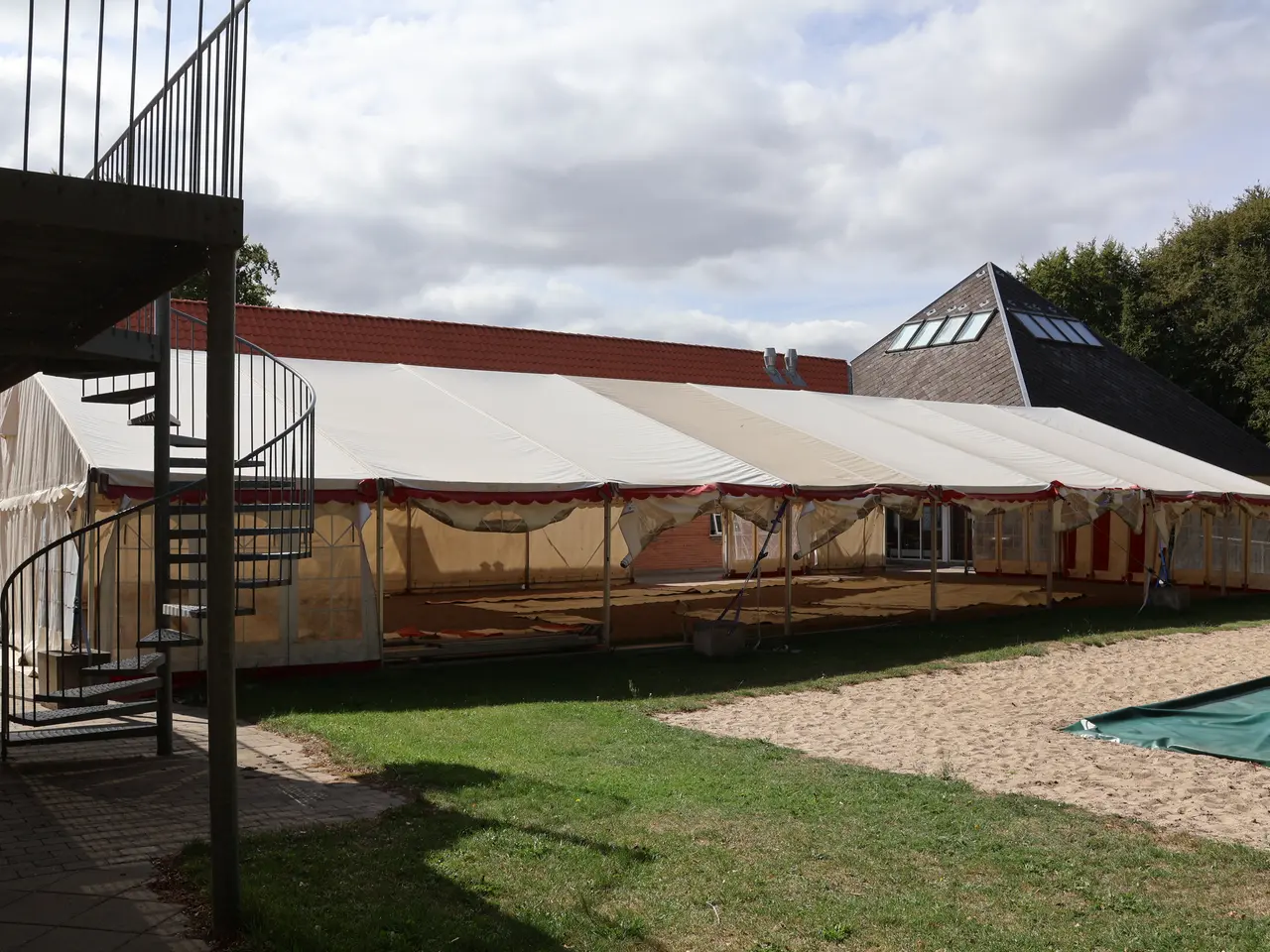 Billede 3 - Kæmpe 12x30 meter party telt