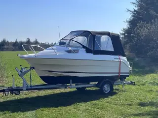 Speedbåd/Kabinebåd inkl. Brenderup trailer