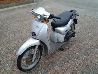 Aprilia Scarabeo 100ccm (2-takt)