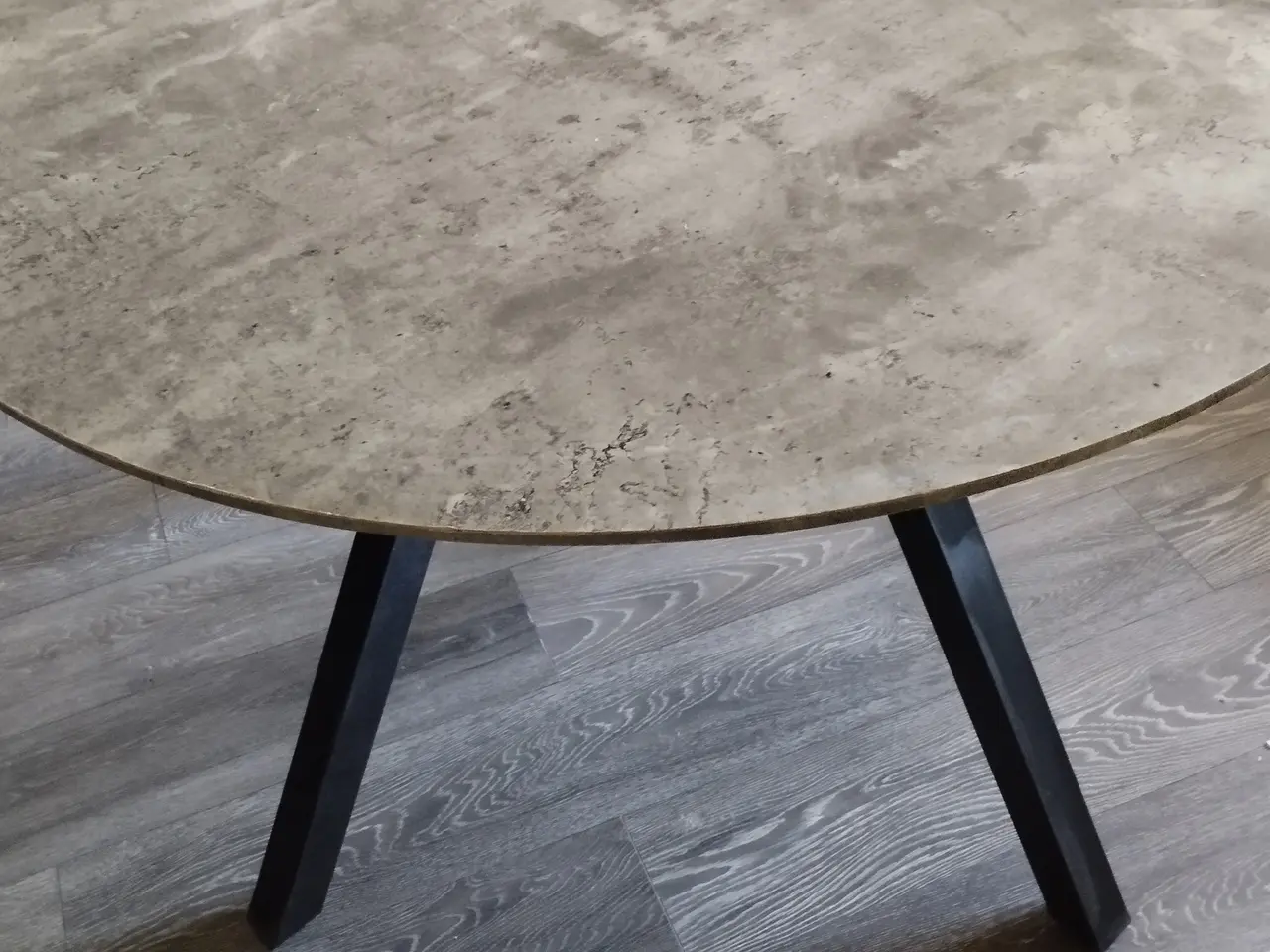 Billede 2 - Pænt rundt spisebord
