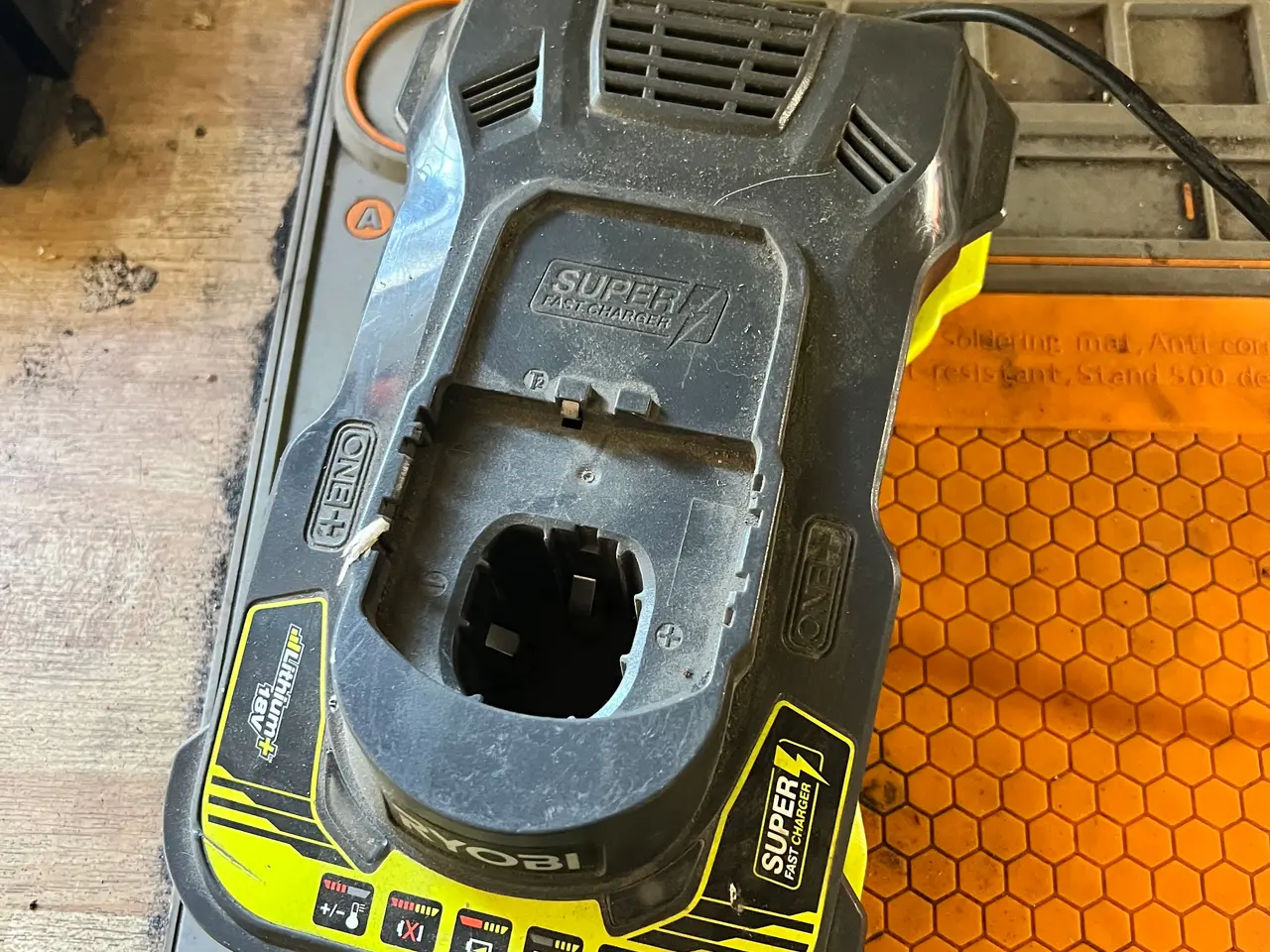 Billede 1 - Ryobi batterilader