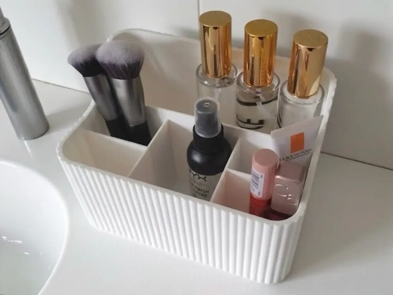 Billede 2 - Makeup Organizer i Hvidt Rillet Design