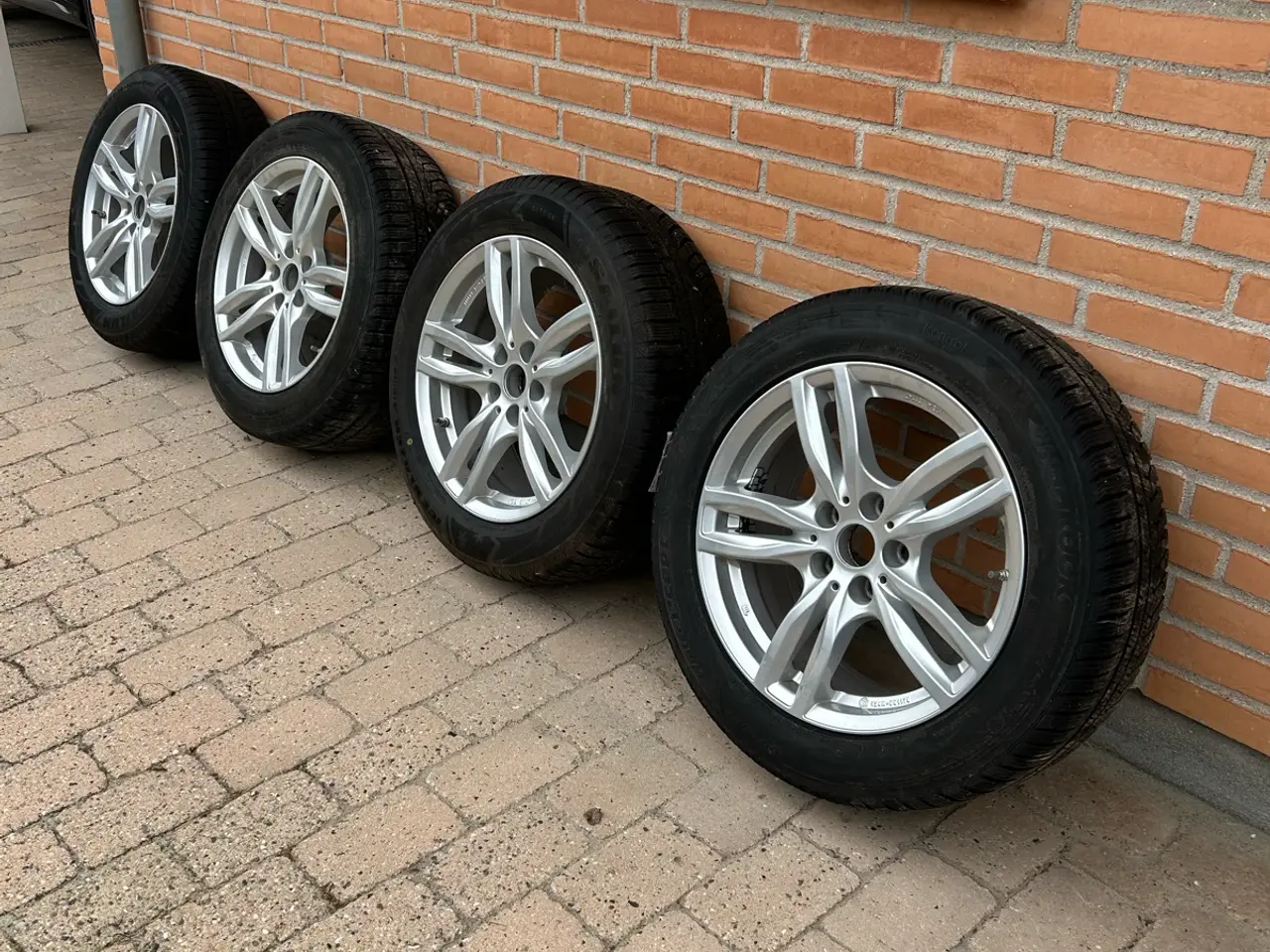 Billede 1 - Vinterdæk på fælge