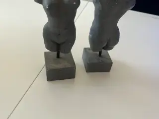 2 stk Kvindetorso skulptur-sæt – perfekt til indre