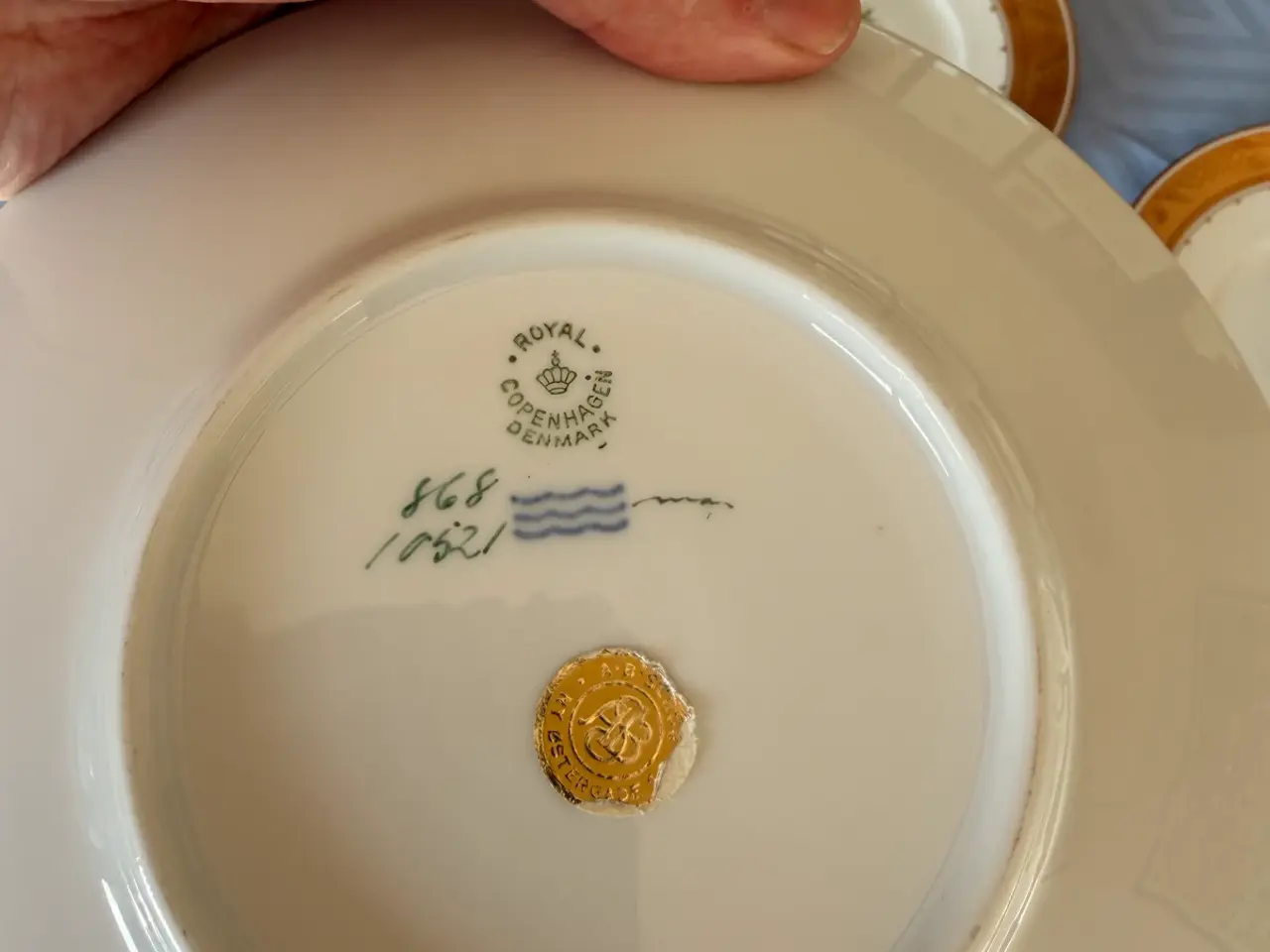 Billede 3 - Royal Copenhagen guldkurv med blomster