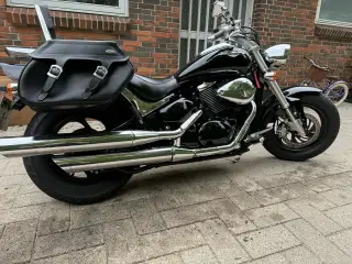 Suzuki VZ 800 intruder