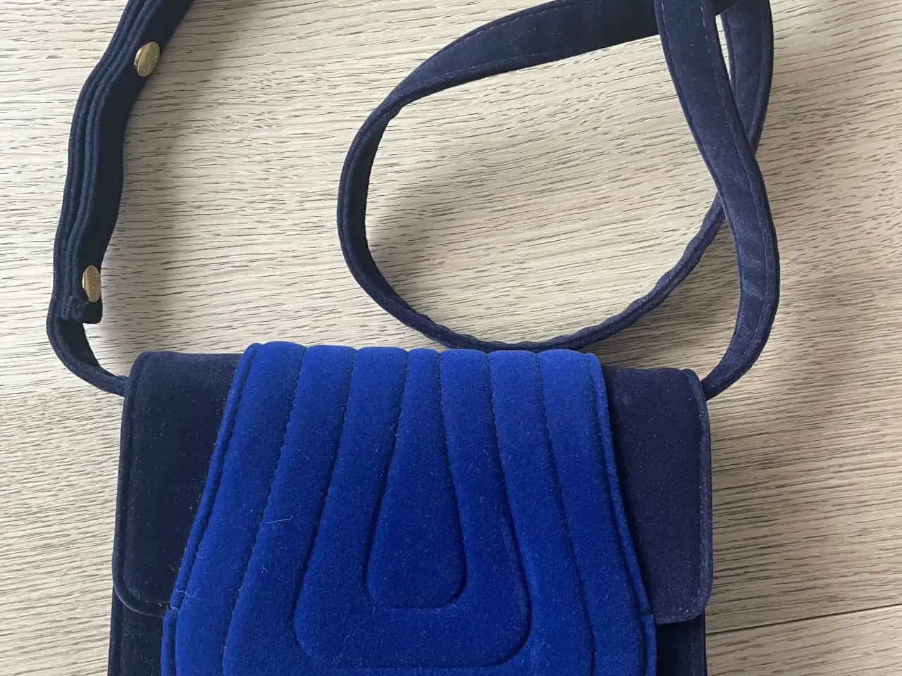 Billede 1 - Ny Malene Birger velour taske