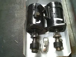 Starter + kontakt Ford A 2 stk.