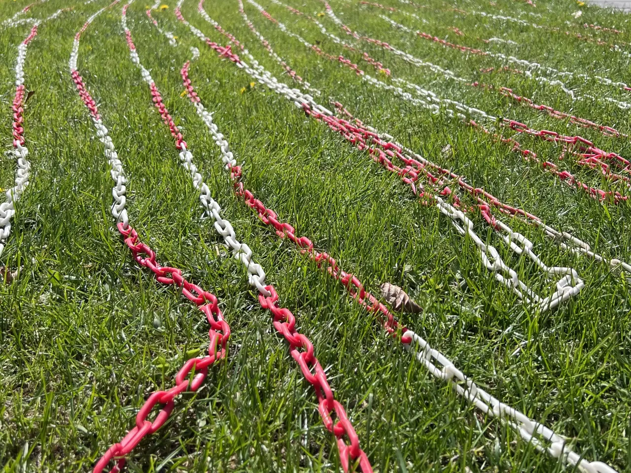 Billede 1 - 200 m. Røde og hvide plastkæder / afspærringskæder