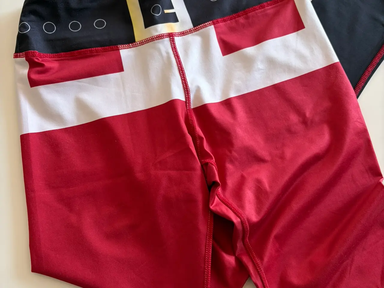 Billede 2 - Tights med julemands-motiv, str. M