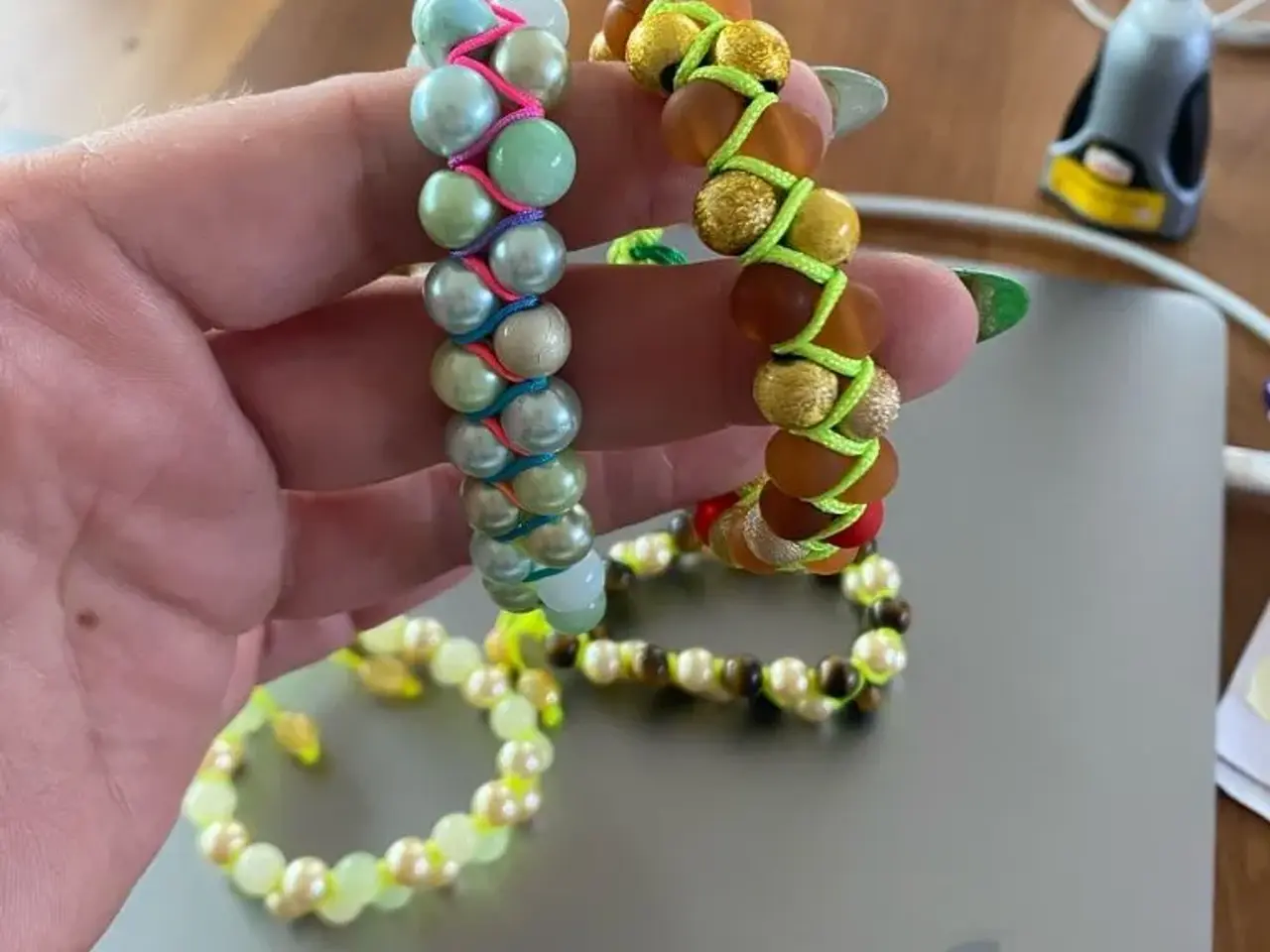 Billede 4 - Nye knyttede armbånd