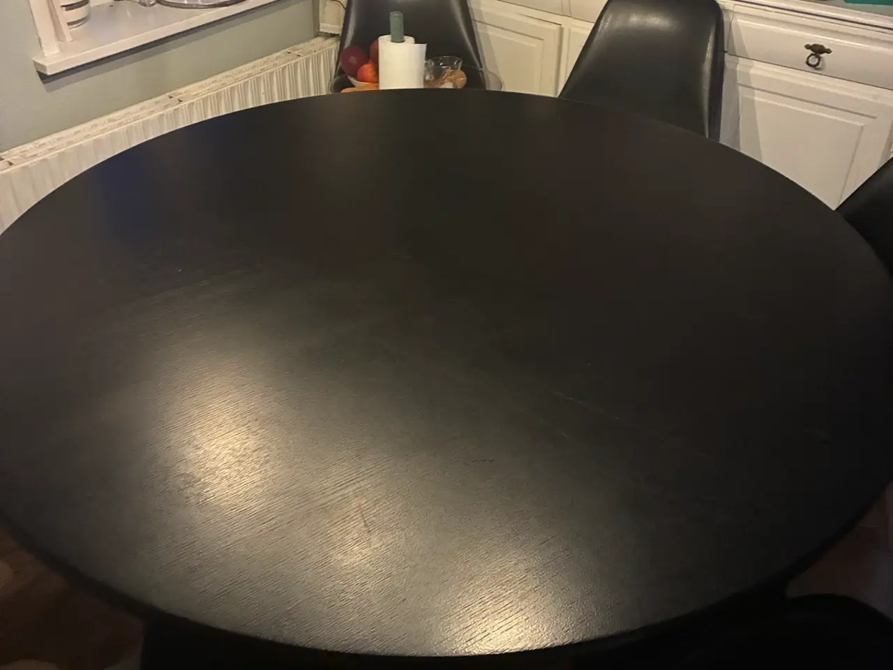 Billede 1 - Stabilt spisebord 150ø evt med 8 stole 