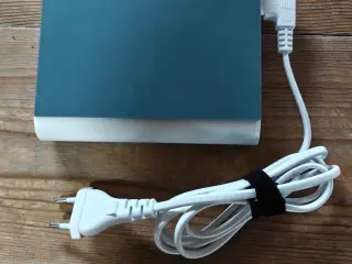 Oplader til AA og AAA batterier