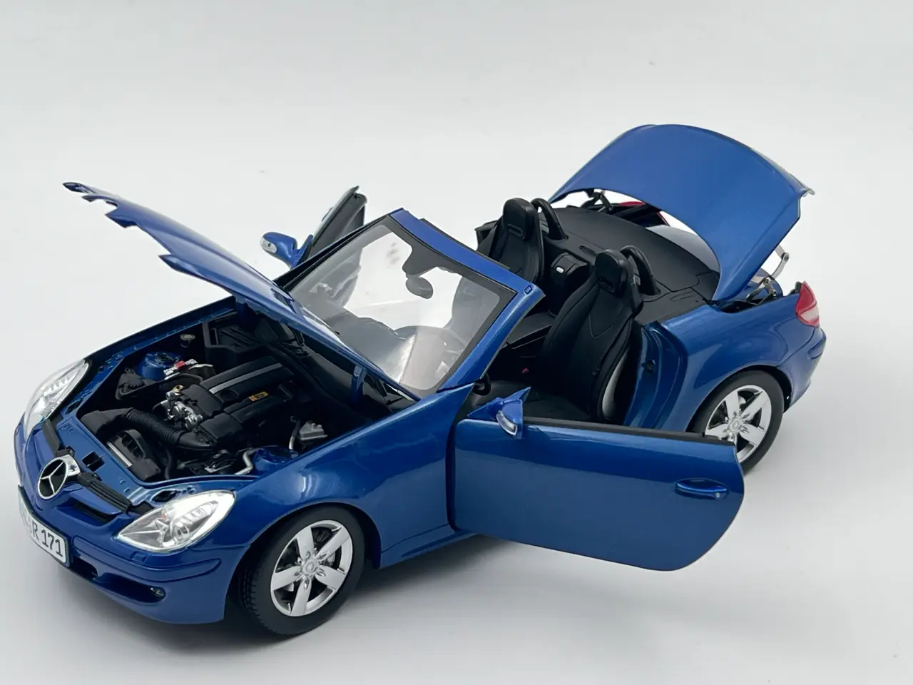 Billede 6 - 2004 Mercedes-Benz SLK 1:18 Sjælden udbudt model