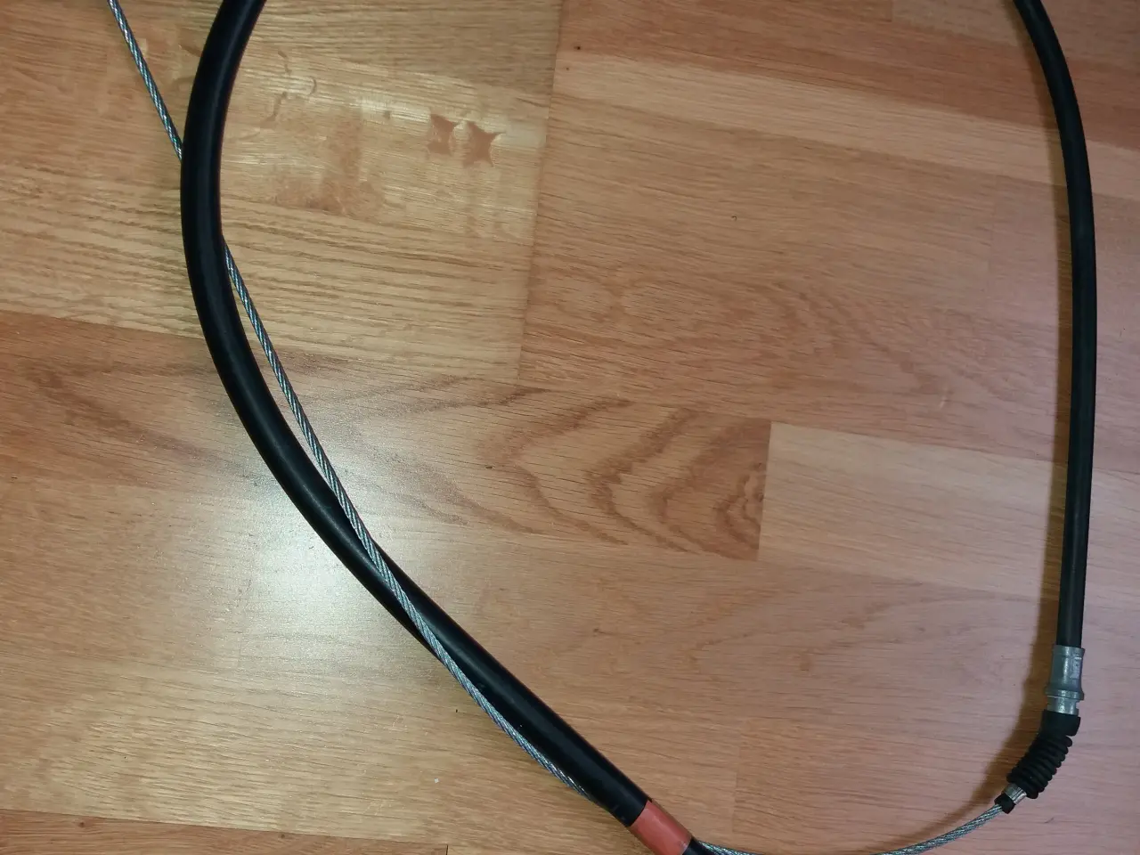 Billede 2 - Håndbremsekabel Toyota Hilux