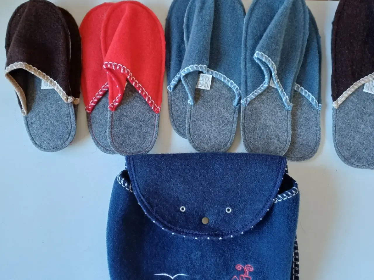 Billede 2 - Gæstehjemmesko i opbevaringstaske - unisex